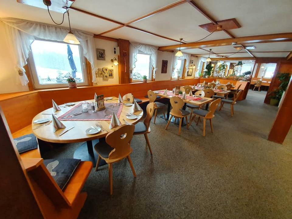 Gasthaus Zum Hirschen フルトヴァンゲン エクステリア 写真