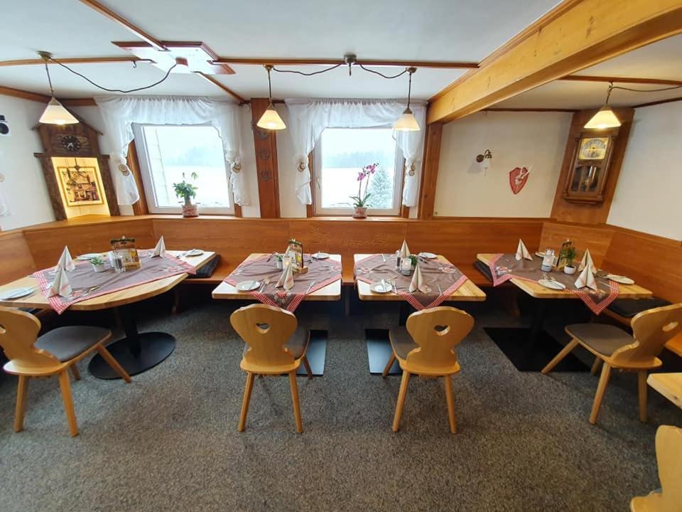 ホテル Gasthaus Zum Hirschen フルトヴァンゲン エクステリア 写真