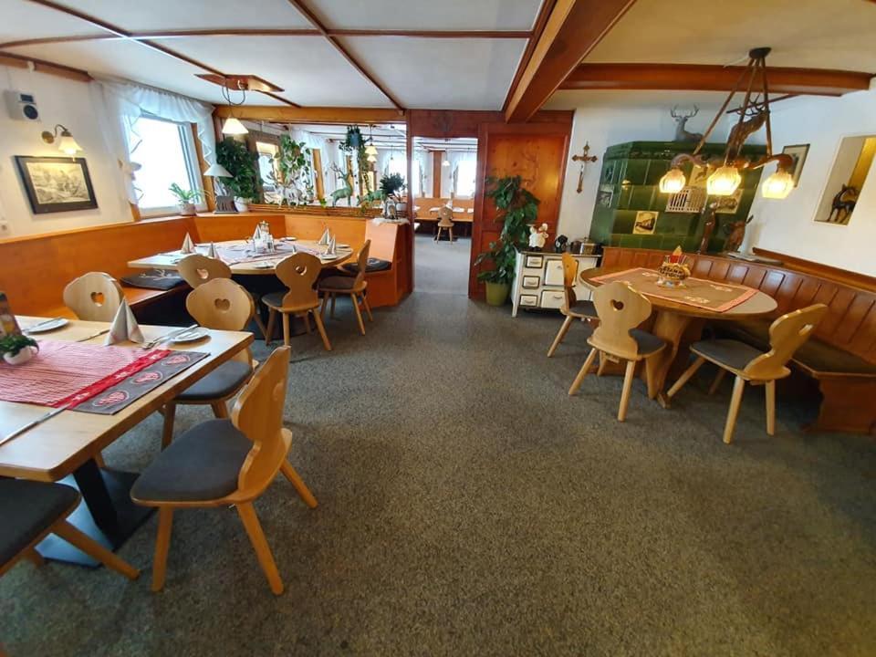 Gasthaus Zum Hirschen フルトヴァンゲン エクステリア 写真